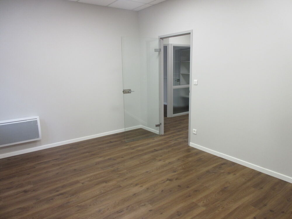   Rodez, local en rez-de-chaussée de 68 m² environ Rodez