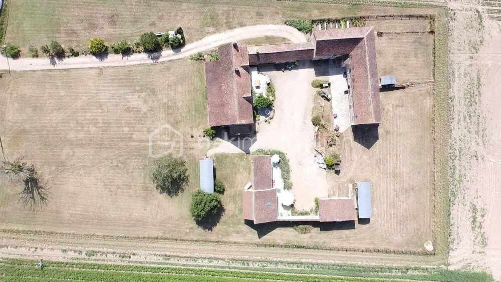 PROPRIÉTÉ DE CHARME  GÎTE & CHAMBRES DHÔTES  240 M²  TERRAIN 5 456 M²