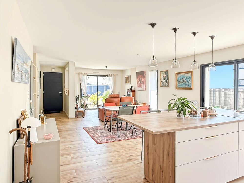 PORNIC SECTEUR RESIDENTIEL - MAISON PLAIN-PIED CONTEMPORAINE 3 CHAMBRES - JARDIN CLOS