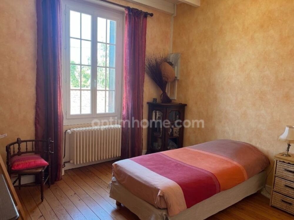 Vente Maison Maison de charme - 4 chambres - Beaux volumes - Garage 55m² - Mansle (16) Mansle