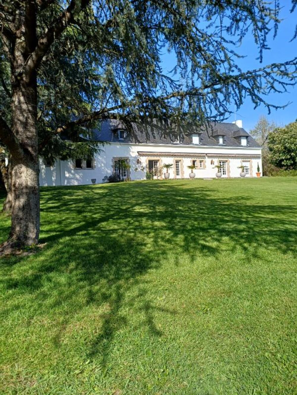 Propriété dans un parc arboré de 2 ha
