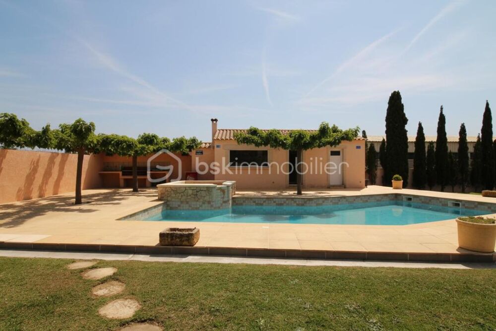 Vente Villa CLARENSAC – VILLA FAMILIALE 187 M² – 5 CHAMBRES – TERRAIN 2 502 M² – PISCINE & POOL HOUSE Clarensac