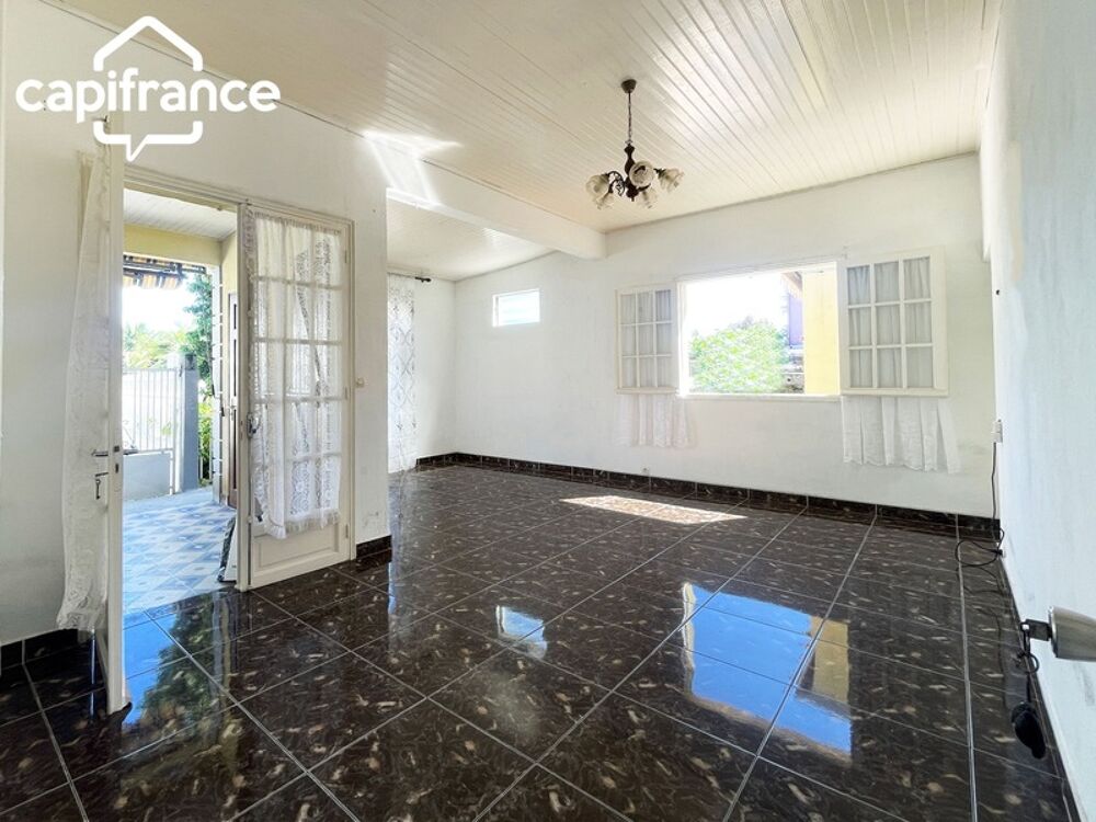 A SAINT ANDRE, Maison de Type 7, de plus de 150m² sur un terrain de 718m²