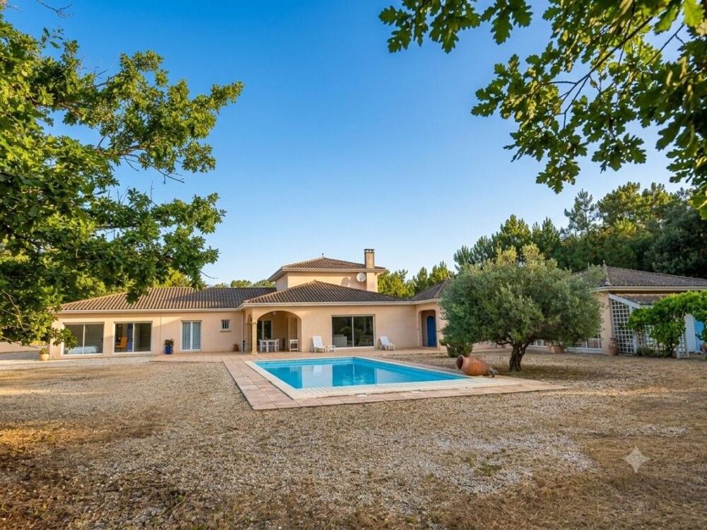 Maison 8 pièces 310 m² · à Soulac sur Mer · 310 m² · 936 000 €