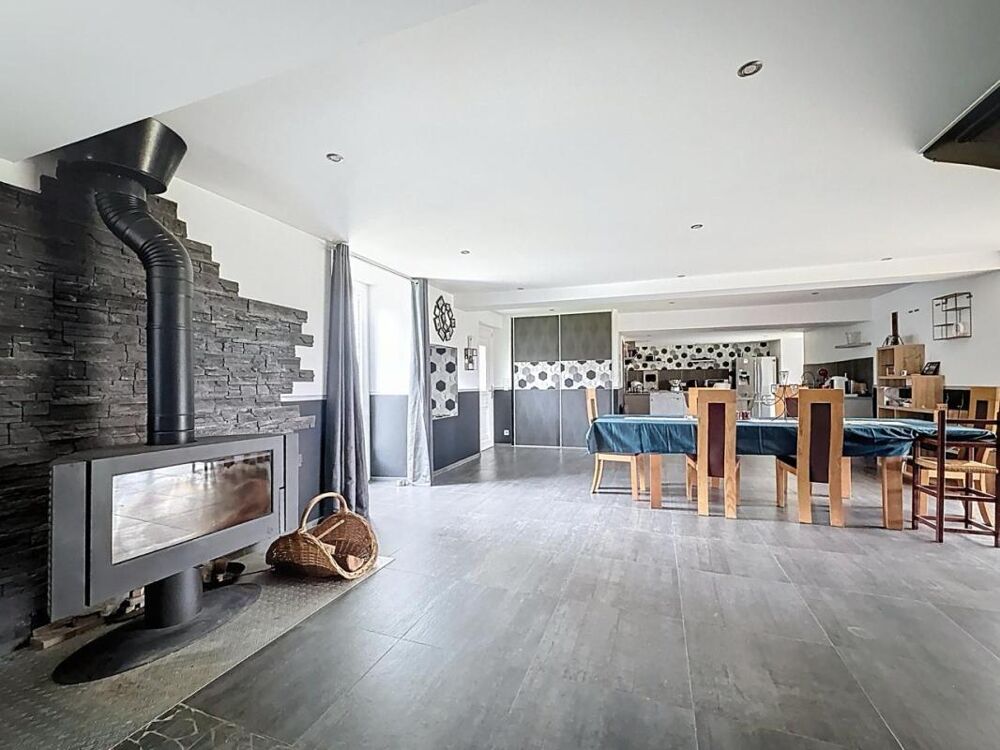 Vente Maison A vendre, propriété de caractère à l'OUEST de Périgueux (24000) à proximité de Neuvic (24190) Neuvic