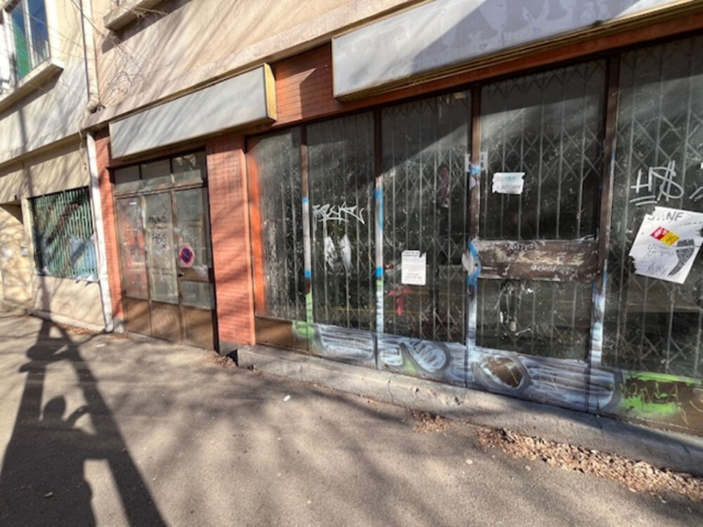Vente Immeuble ensemble immobilier de deux lots, un local commercial et un parking de 350 m² en centre ville Perpignan
