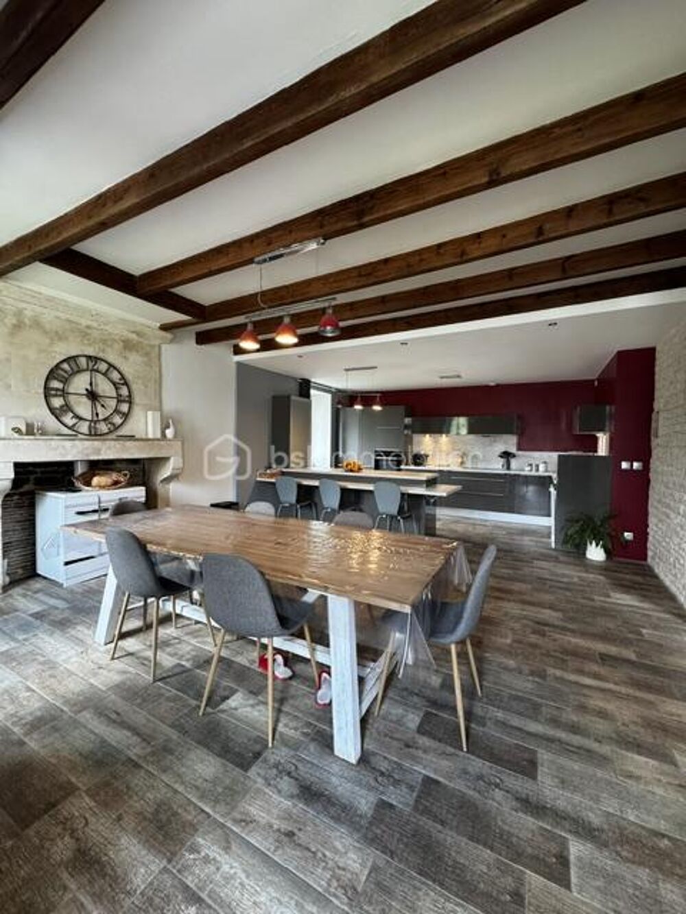 ? Charentaise de charme avec piscine et prestations haut de gamme  217 m² ?