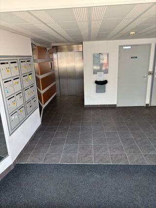 Appartement à louer 2 pièces 33 m²