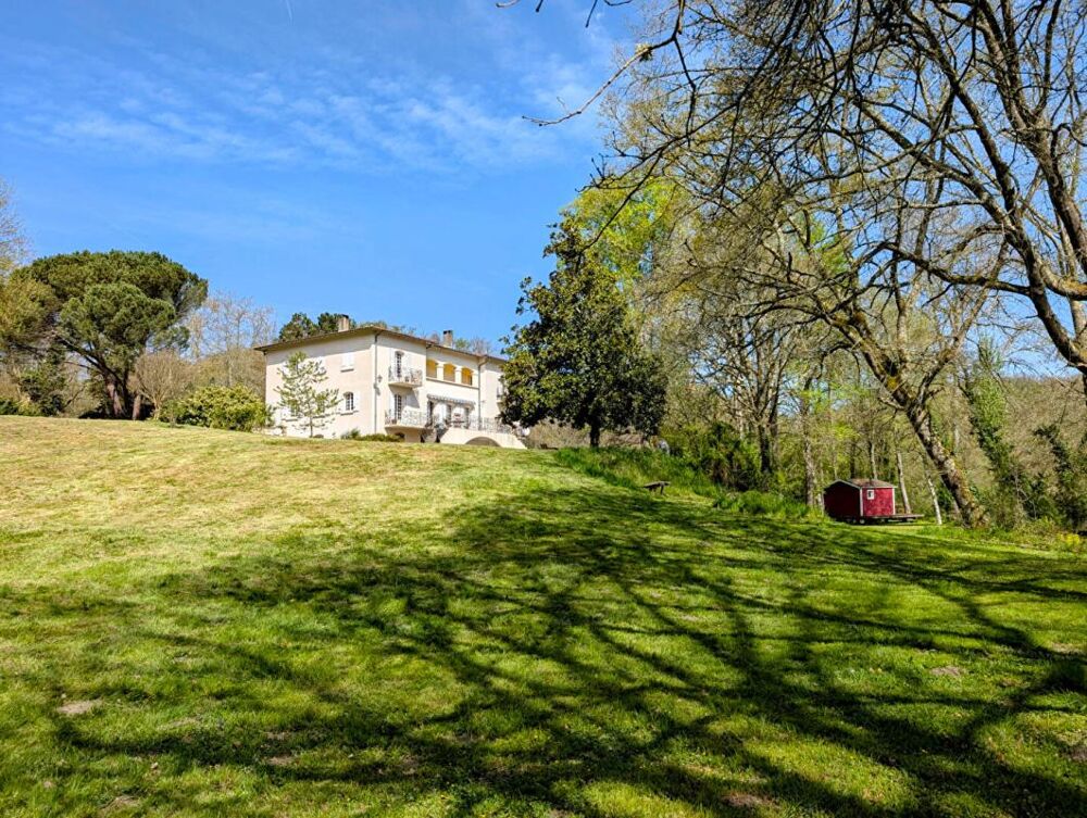 Vente Propriété/Château Maison bourgeoise de 371 m2 avec parc de 1,5 hectare Arnaud guilhem