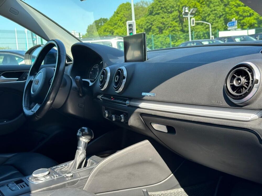 A3 III SPORTBACK 1.4 TFSI E-TRON 204 AMBITION LUXE S tronic 2016 occasion 78240 Chambourcy