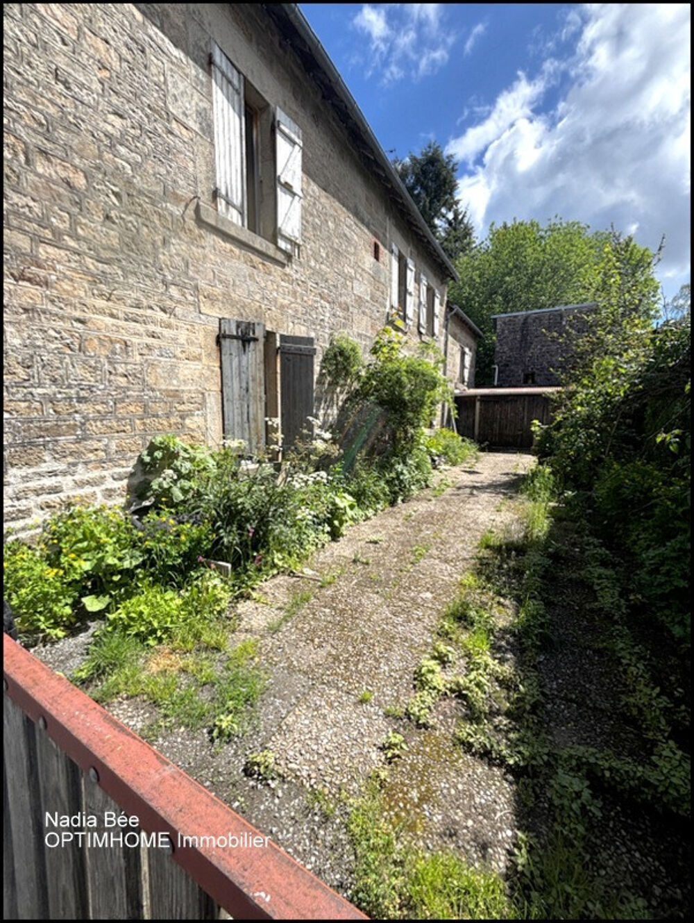 Maison à vendre 7 pièces centre bourg ROYERE DE VASSIVIERE (23)