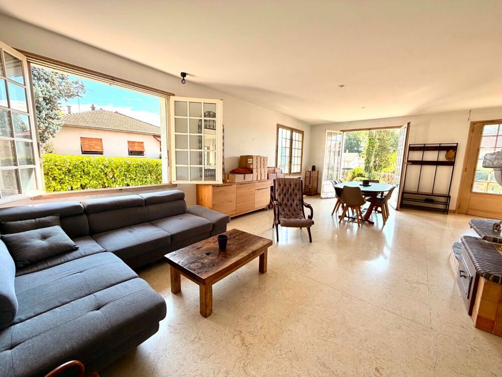 Vente Maison MAISON 158 M², TERRASSE EXPOSEE SUD, TERRAIN CLOS DE 593 M², 4 CHAMBRES, GARAGE, CAVE, POMPE A CHALEUR, PANNEAUX SOLAIRES, CHARP Feurs
