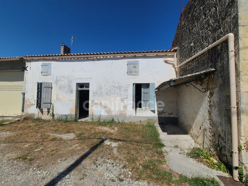 Maison charentaise AUMAGNE (17)