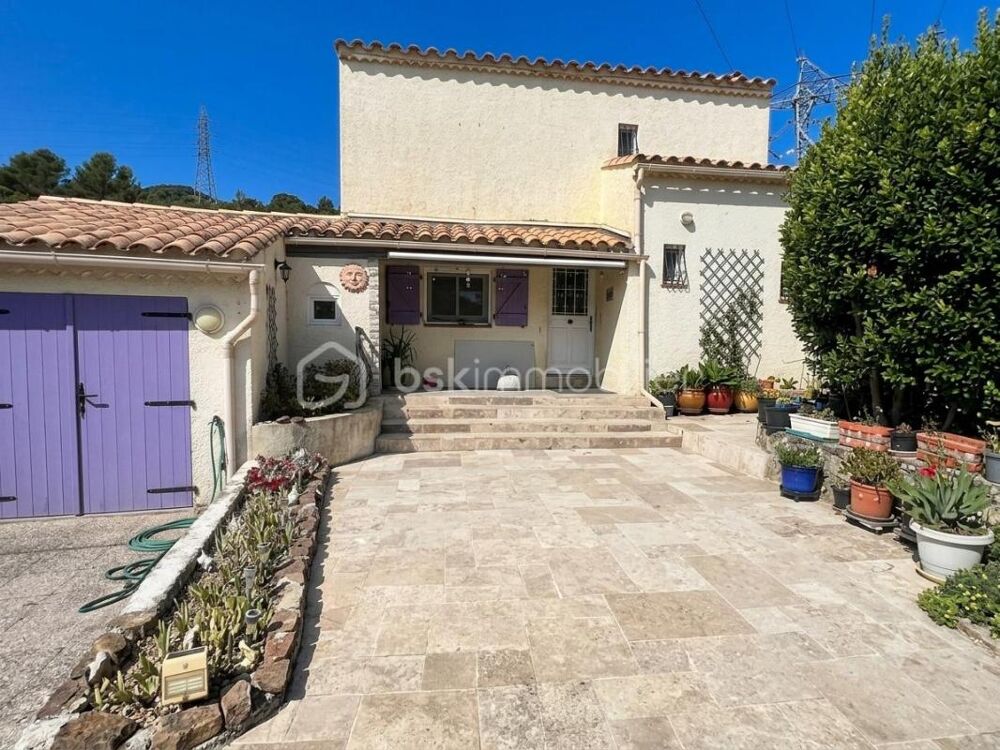 Vente Maison OLLIOULES – FAVEYROLLES - Maison familiale T9 de 160 m² avec annexes, piscine et terrain de 2 000 m² Ollioules