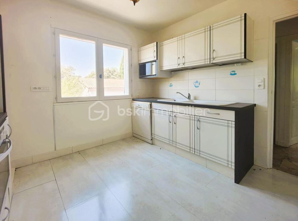 Vente Maison Propriété de caractère composée de deux logements, vastes dépendances et potentiel foncier Saint pantaleon les vignes