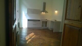  Appartement à louer 3 pièces 65 m²
