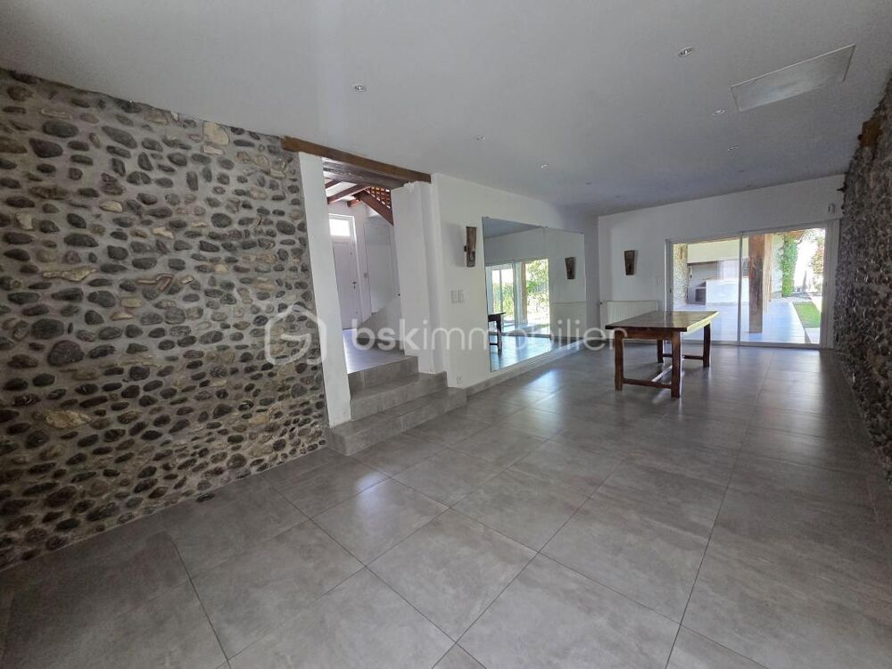 Vente Propriété/Château Propriété de charme + 2 appartements + 100 m2 de dépendances Orthez