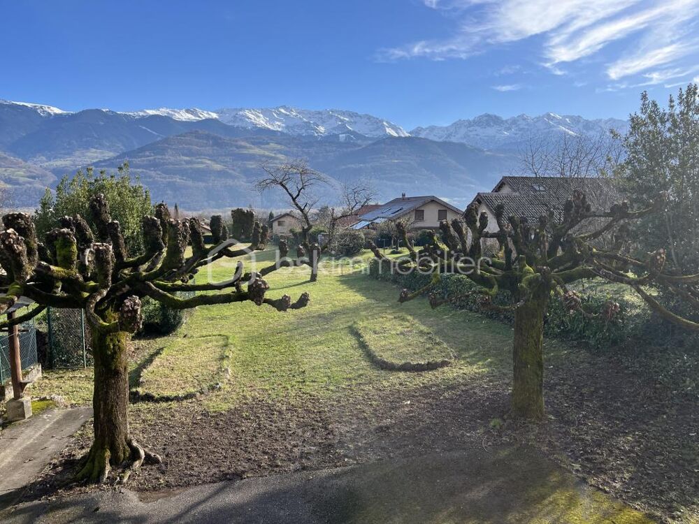 Rare à La Terrasse  Maison de village sur un magnifique terrain plat de 978 m²  Vue Massifs