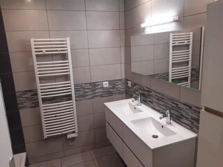  Appartement à louer 6 pièces 125 m²