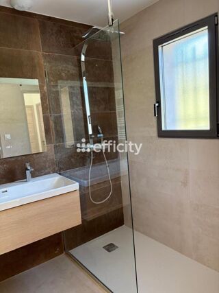  Villa 4 pi�ces 130 m� Mormoiron