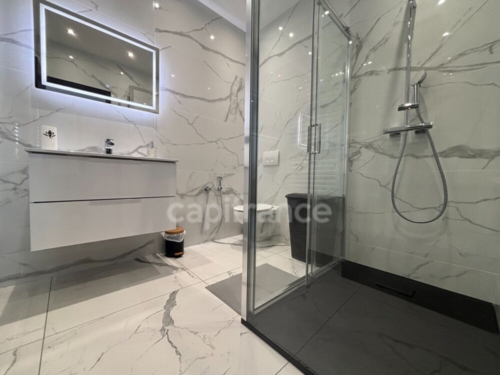 Vente Appartement Appartement à vendre 3 pièces ANTIBES (06), aucune charge de copropriété, terrasse, place de parking privative !! Antibes