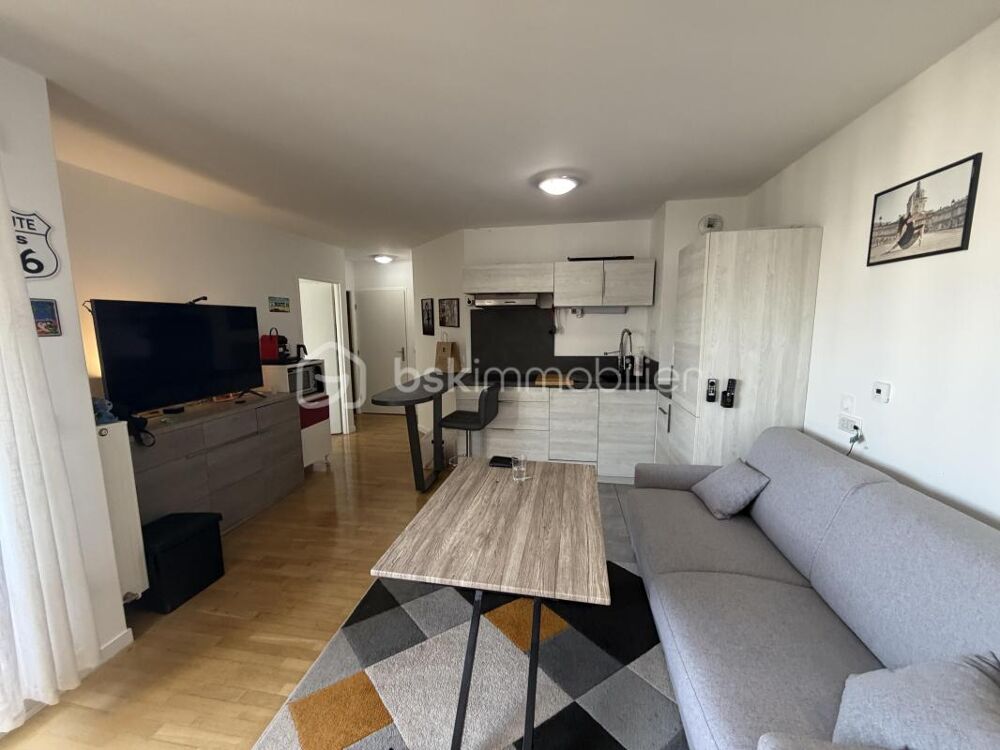 Charmant petit F3 récent avec loggia, ascenseur et double parking