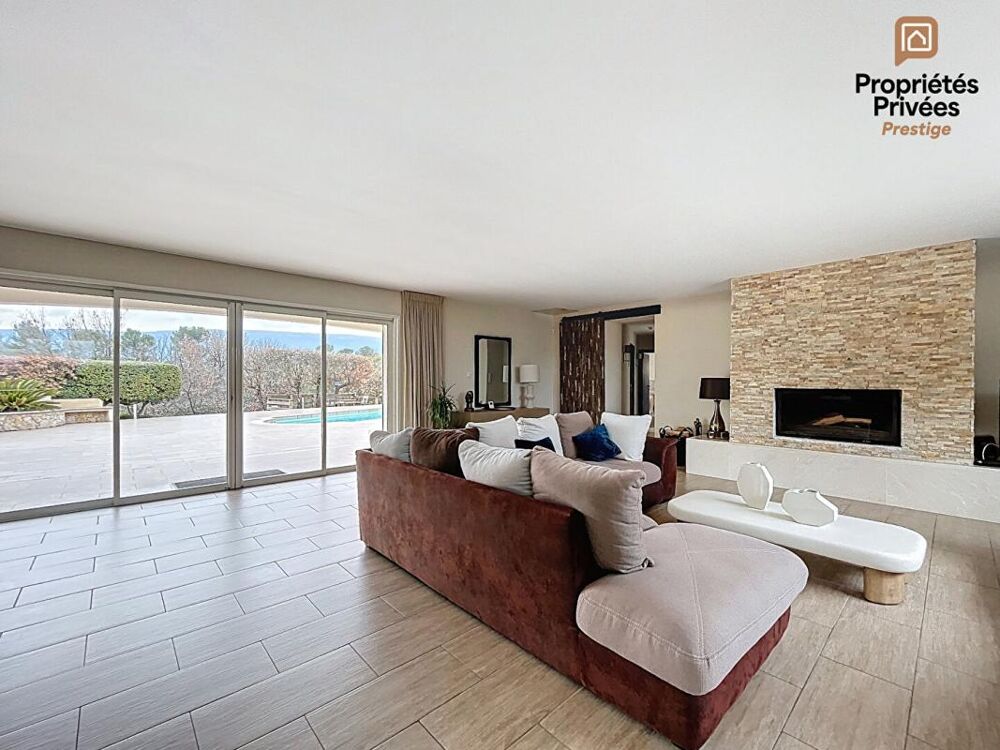 Villa plain-pied 205 m², 4 ch. , Piscine chauffée 5×9 , Vue Mont Aurélien , Parcelle constructible, DPE B ? Ollières 83570