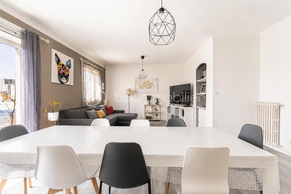 Vente Appartement *** QUARTIER AGUILLON *** PROCHE TOUTES COMMODITÉS *** T4 (ACTUELLEMENT T3) TRAVERSANT AVEC CAVE *** Toulon