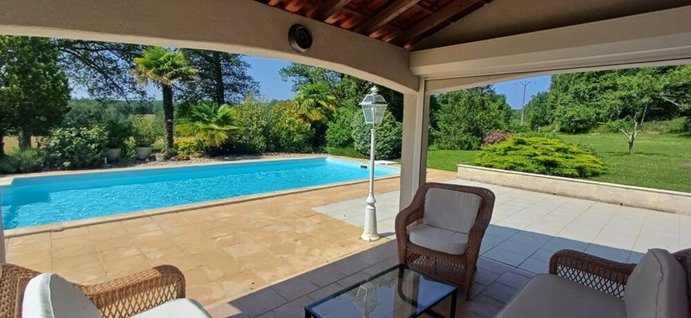 Proche Cubjac Superbe maison à vendre 8 pièces