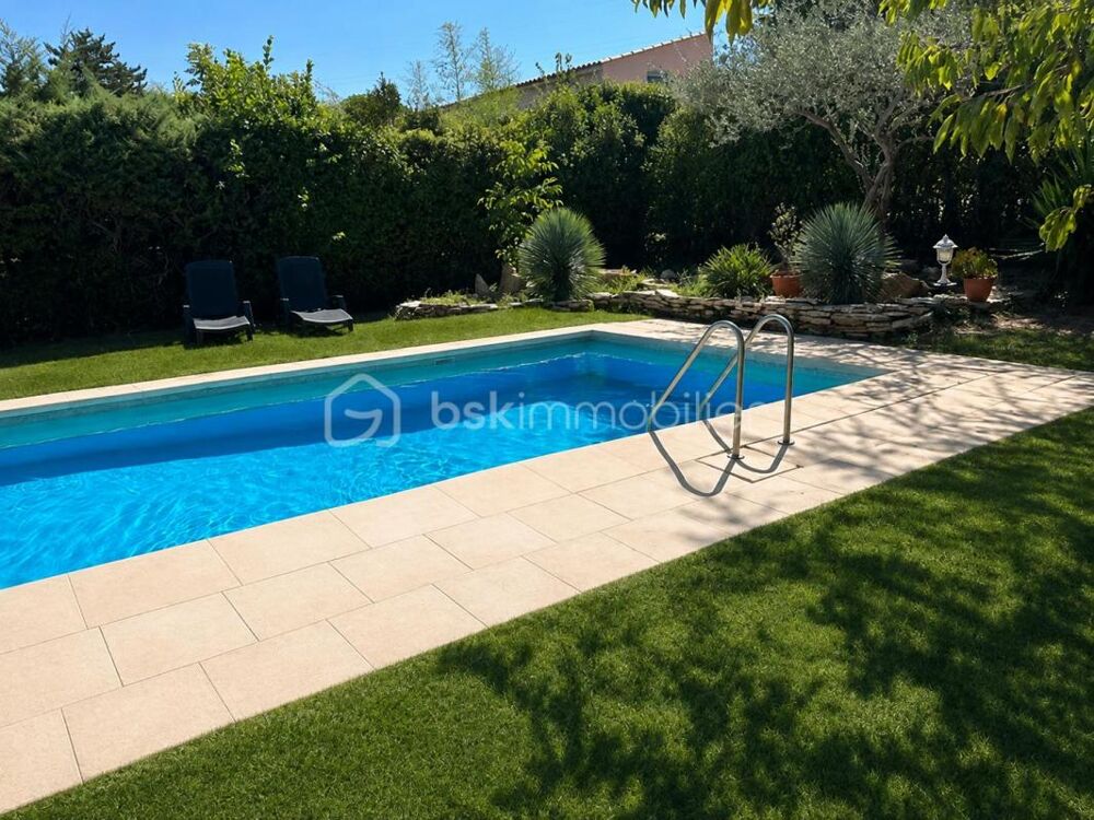 à vendre  Propriété/château Mimet (13105)