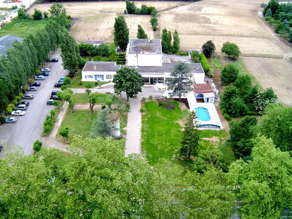   FLEURANCE (32) - Hotel-Restaurant murs et fonds avec logement de fonction 