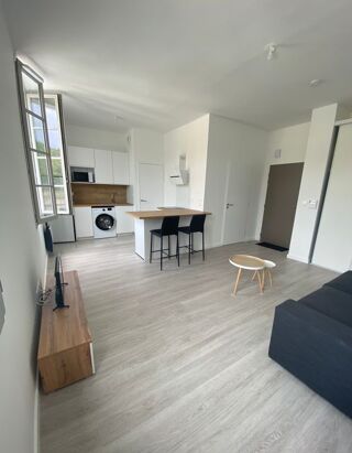  Appartement à louer 1 pièce 30 m²