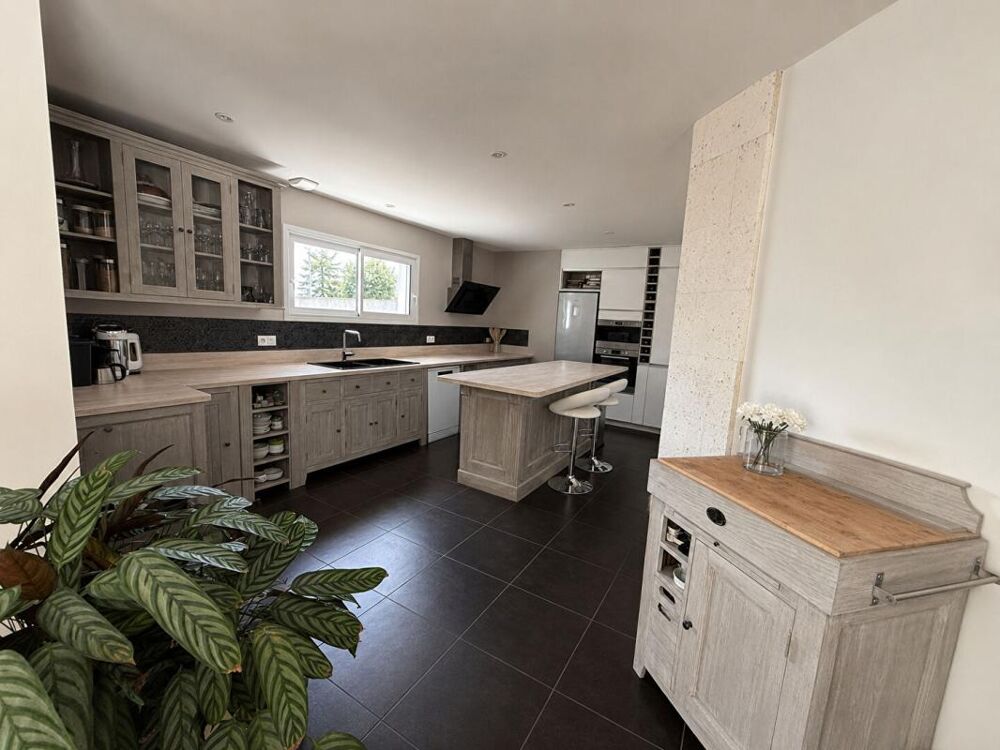 Vente Maison Villa Champniers 6 pièce(s) 140 m2 Champniers