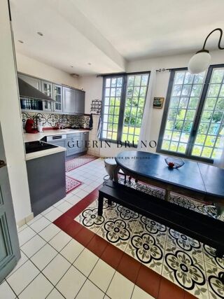  Villa � vendre 9 pi�ces 280 m�