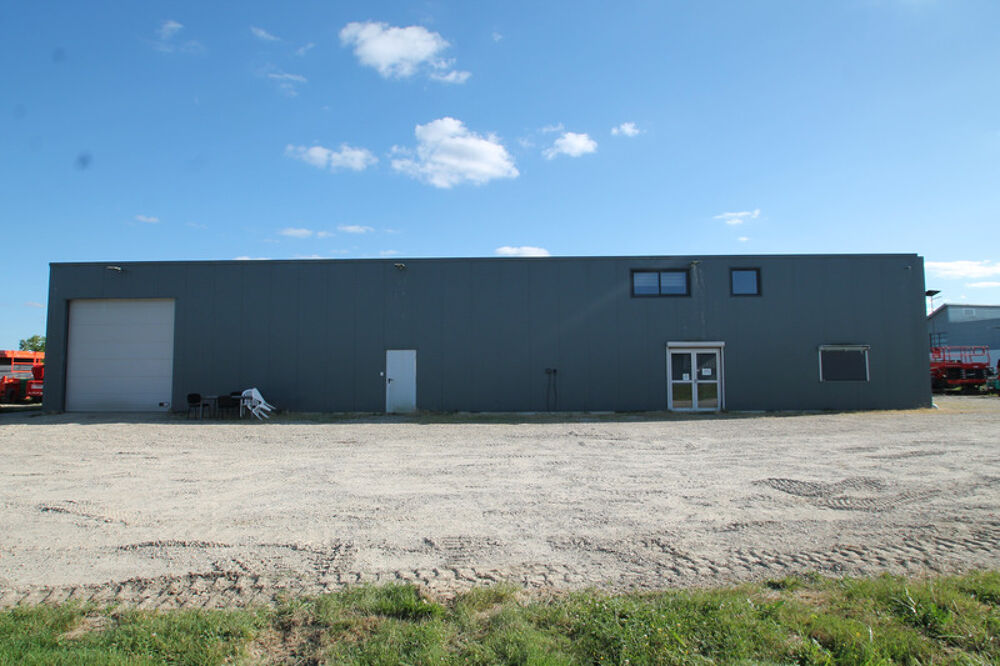   À VENDRE – Bâtiment Professionnel Récent de 550 m² – Damazan (ZAE)- Terrain 3064m² 