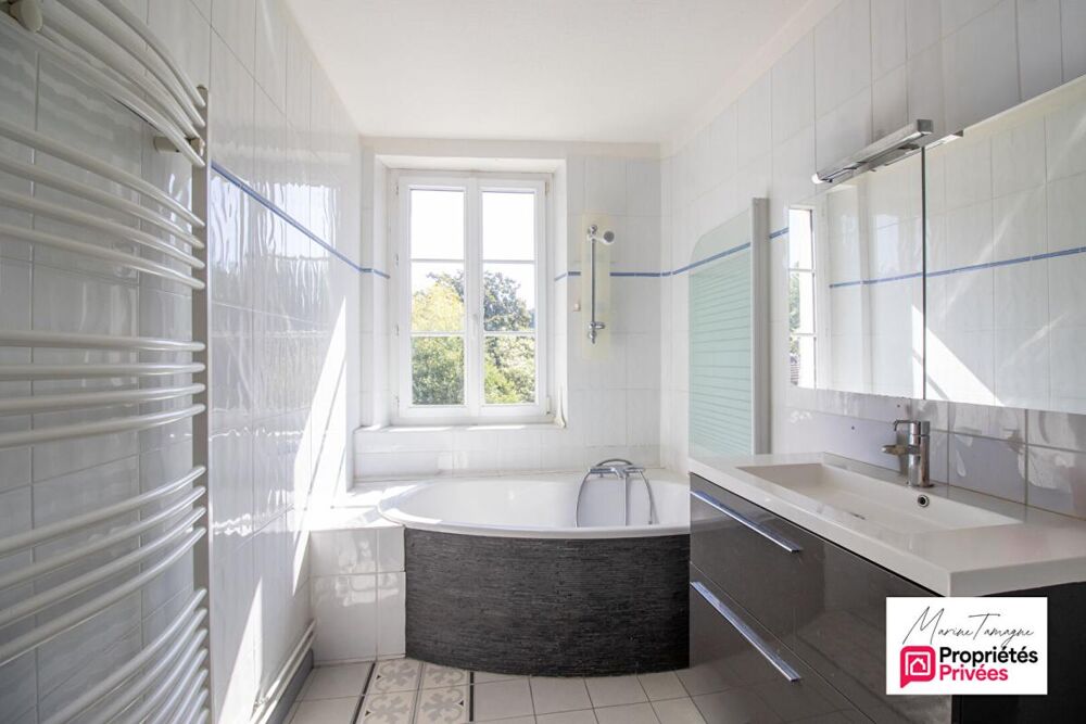 à vendre  Propriété/château Fleurines (60700)