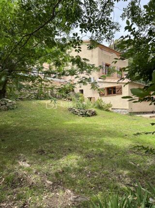  Propriété/château à vendre 10 pièces 252 m²