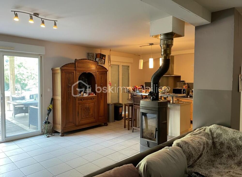 � vendre  Propri�t�/ch�teau Cr�mieu (38460)