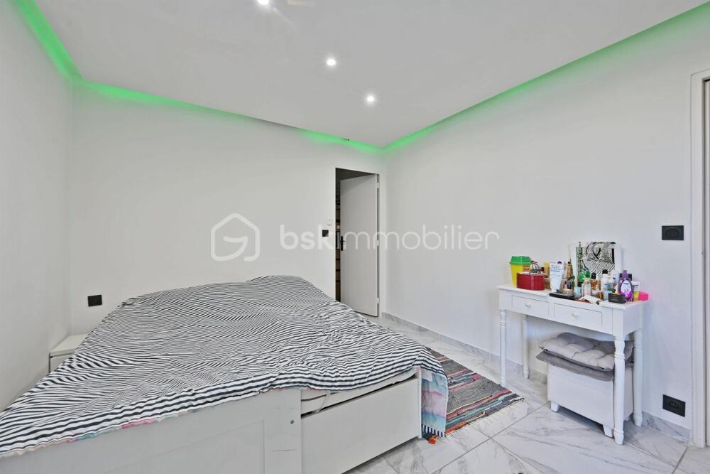 LA GRANDE MOTTE 3 PIECES TERRASSE PARKING CENTRE VILLE