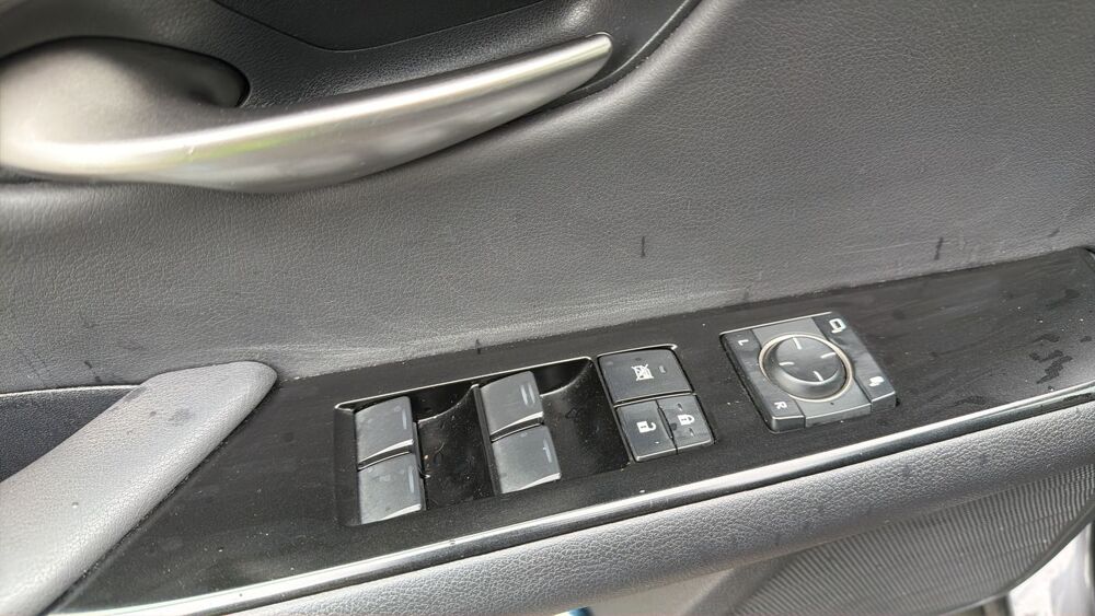 UX 2.0 VVT-i 184 Hybrid 4WD e-CVT Pack Confort Business 2022 occasion 95260 Beaumont Sur Oise