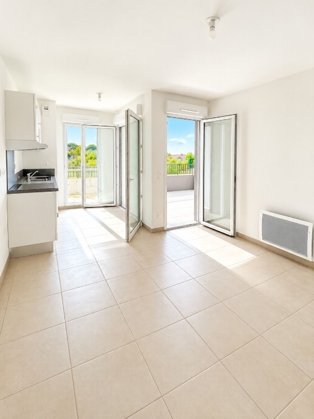Location Appartement T3 avec parking et terrasse à Arles Arles
