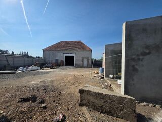  Remise / Grange à vendre 1 pièce 145 m² Saint remy en rollat
