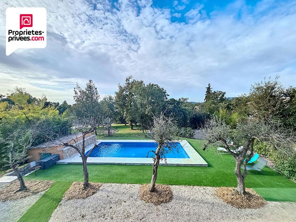 PROPRIETE 9 pièces 249 m2 avec Annexes, Piscine et terrain paysager de 4000 m2