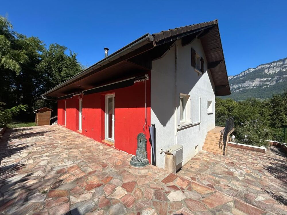Vente Maison viviers du lac maison 7 pièces 158 m2 env + T2 loué + 2 garages avec terrain de 2500 m2 environ Viviers du lac