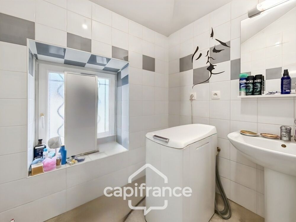 Vente Immeuble Immeuble à vendre SALAISE SUR SANNE (38) 3 appartements et un local commercial Salaise sur sanne