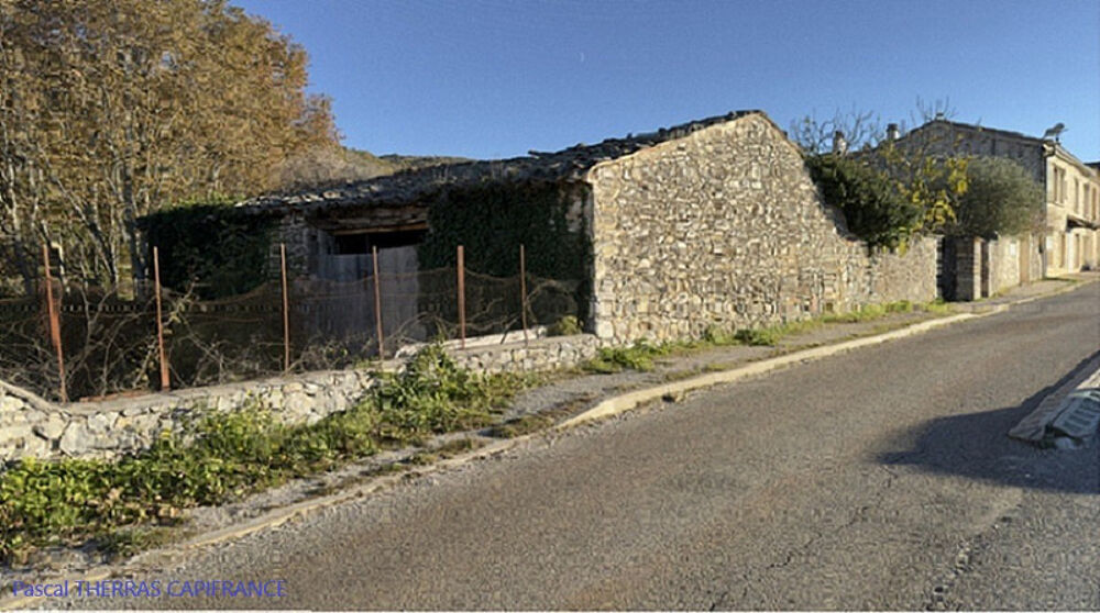Ensemble immobilier à rénover - Fort potentiel d'exploitation commerciale ou touristique au Pays de Sault