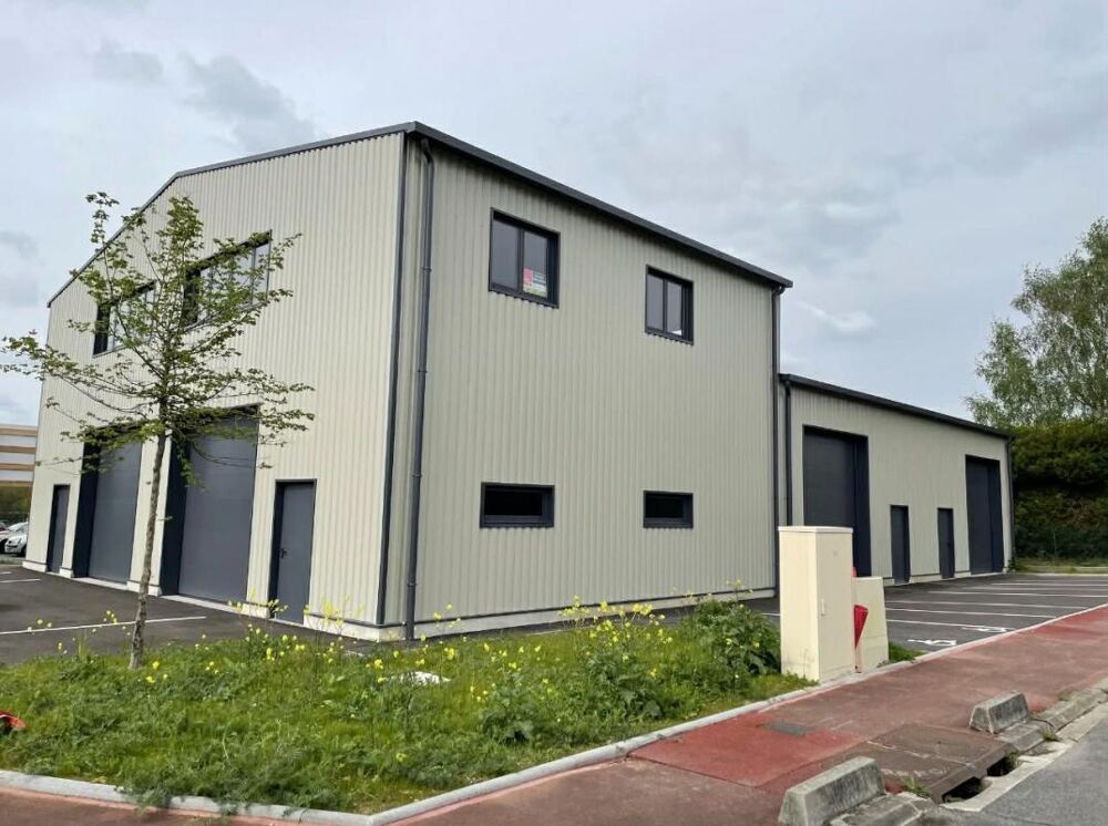   FLEURINES - Local d'activité  250 m² 
