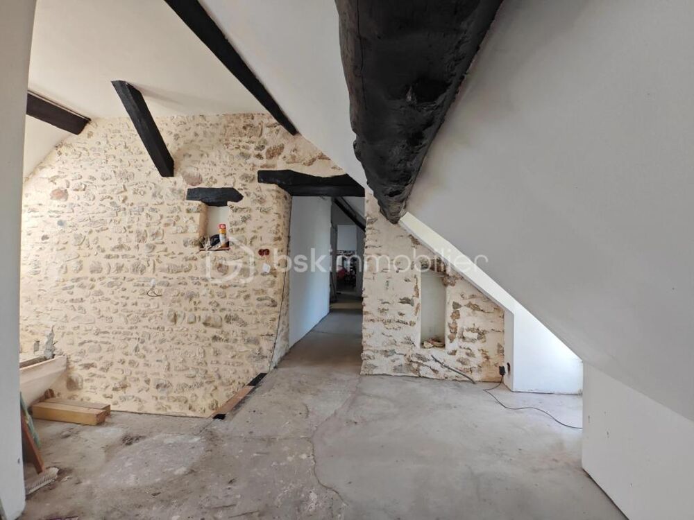 Maison briarde de caractère  151 m² habitables évolutifs  Terrain 1 389 m²  Secteur Rozay en Brie - Mormant