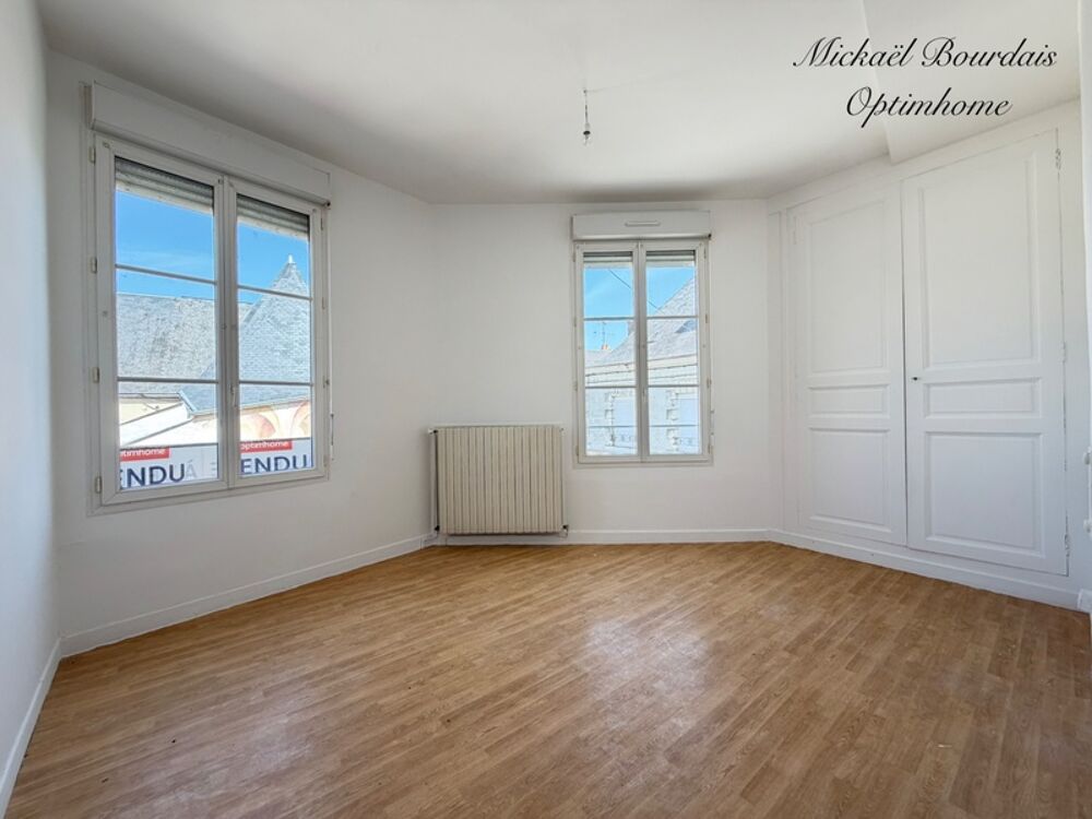 Vente Immeuble Immeuble de rapport avec local commercial et deux logements – Opportunité d'investissement Le lude
