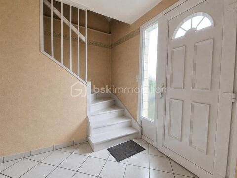   Maison semi-individuelle avec jardin arboré et garage, à rénover selon vos envies ! Maison - 4 pièce(s) - 84 m²